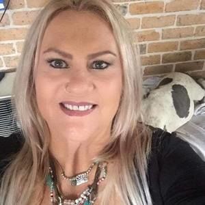 Meet your Posher, Maxine